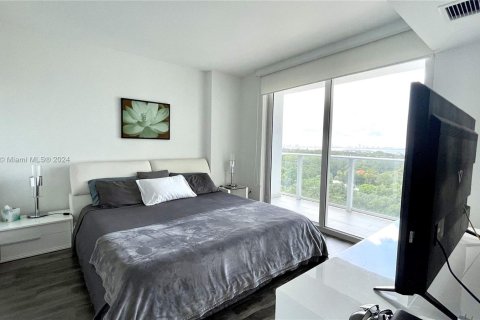 Condo in Miami, Florida, 1 bedroom  № 1351625 - photo 17