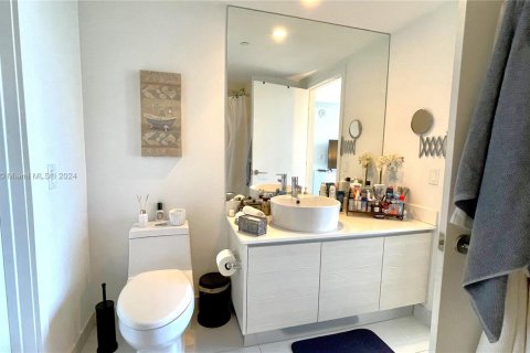 Condo in Miami, Florida, 1 bedroom  № 1351625 - photo 22