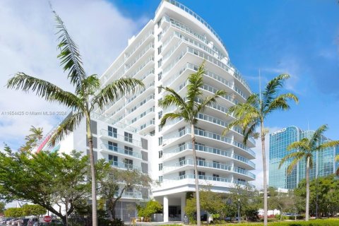 Condominio en venta en Miami, Florida, 1 dormitorio, 67.82 m2 № 1351625 - foto 2