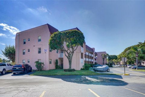 Copropriété à vendre à Sunrise, Floride: 2 chambres, 78.97 m2 № 1002912 - photo 28
