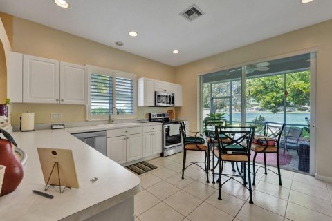 Villa ou maison à vendre à West Palm Beach, Floride: 2 chambres, 167.5 m2 № 1079174 - photo 28