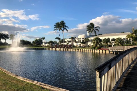 House in Lake Worth, Florida 4 bedrooms, 272.11 sq.m. № 1186644 - photo 20