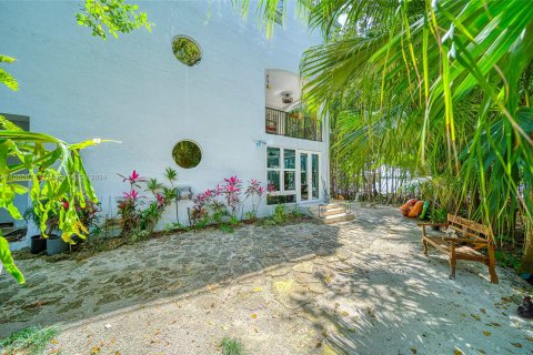 Casa en venta en Palmetto Bay, Florida, 4 dormitorios, 294.22 m2 № 1077623 - foto 26