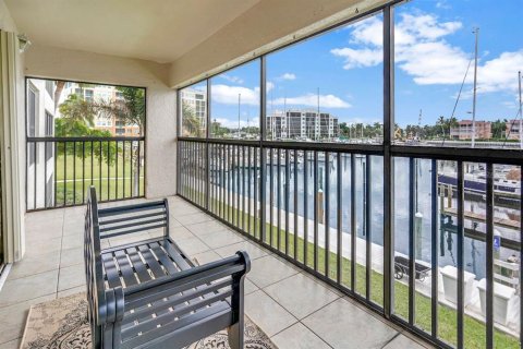 Condo in Punta Gorda, Florida, 2 bedrooms  № 1340537 - photo 8