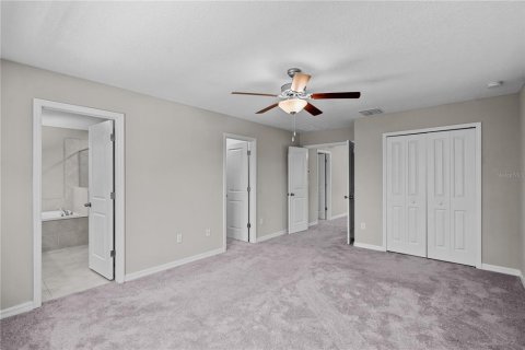 Casa en venta en Tampa, Florida, 4 dormitorios, 192.59 m2 № 1089181 - foto 3