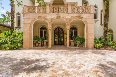 Villa ou maison à vendre à Miami, Floride: 6 chambres, 769.42 m2 № 576887 - photo 2