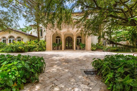 Villa ou maison à vendre à Miami, Floride: 6 chambres, 769.42 m2 № 576887 - photo 1