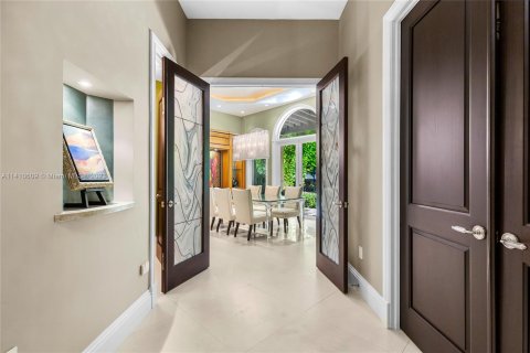 Villa ou maison à vendre à Miami, Floride: 6 chambres, 769.42 m2 № 576887 - photo 15