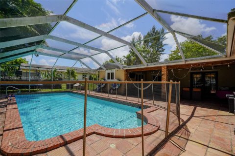 Casa en venta en Palmetto Bay, Florida, 5 dormitorios, 283.07 m2 № 1132256 - foto 26