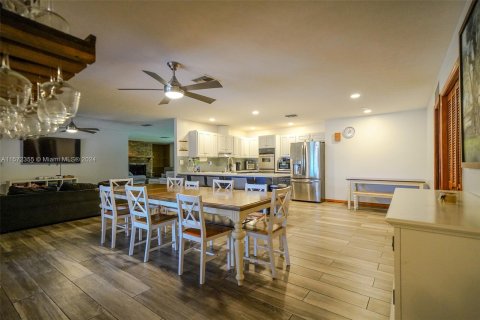 Villa ou maison à vendre à Palmetto Bay, Floride: 5 chambres, 283.07 m2 № 1132256 - photo 10