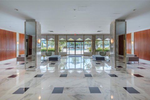 Condo in Miami Beach, Florida, 1 bedroom  № 1206257 - photo 24