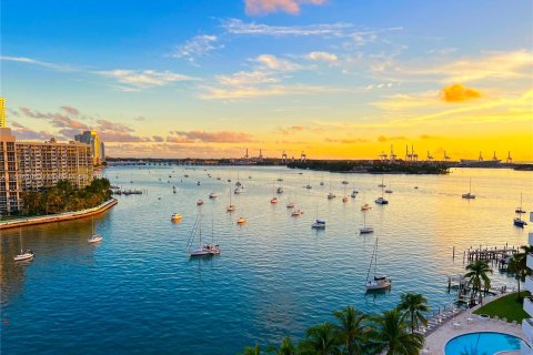 Condo in Miami Beach, Florida, 1 bedroom  № 1206257 - photo 2