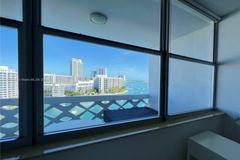 Condo in Miami Beach, Florida, 1 bedroom  № 1206257 - photo 16