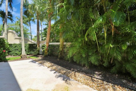 Townhouse in Palm Beach Gardens, Florida 3 bedrooms, 186.73 sq.m. № 1170961 - photo 8