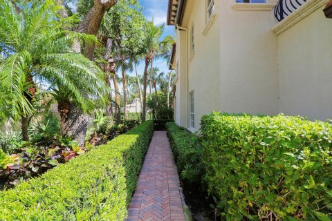 Townhouse in Palm Beach Gardens, Florida 3 bedrooms, 186.73 sq.m. № 1170961 - photo 5