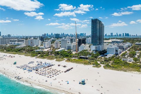 Condo in Miami Beach, Florida, 2 bedrooms  № 1132507 - photo 27