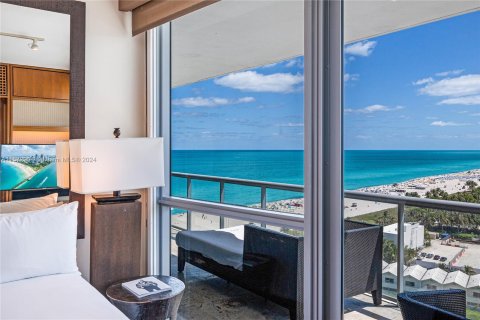 Condo in Miami Beach, Florida, 2 bedrooms  № 1132507 - photo 11