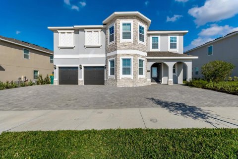 House in Kissimmee, Florida 11 bedrooms, 510.59 sq.m. № 1262125 - photo 1