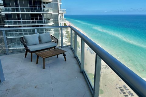 Condominio en venta en Sunny Isles Beach, Florida, 4 dormitorios, 222.41 m2 № 1011284 - foto 17