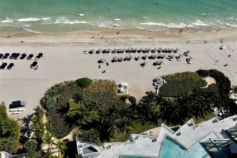 Condo in Sunny Isles Beach, Florida, 4 bedrooms  № 1011284 - photo 13