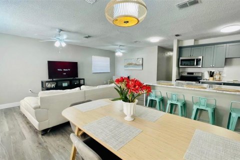 Casa en alquiler en Tampa, Florida, 3 dormitorios, 107.02 m2 № 1354128 - foto 3