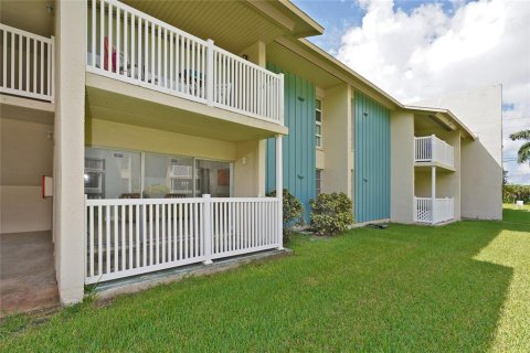 Copropriété à vendre à Merrit Island, Floride: 2 chambres, 84.73 m2 № 1382358 - photo 1