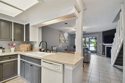 Adosado en venta en Tampa, Florida, 2 dormitorios, 105.54 m2 № 1382360 - foto 14