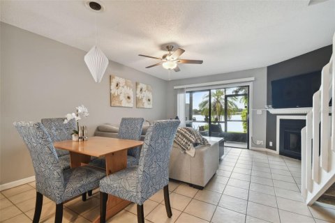 Adosado en venta en Tampa, Florida, 2 dormitorios, 105.54 m2 № 1382360 - foto 17