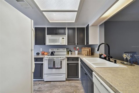 Adosado en venta en Tampa, Florida, 2 dormitorios, 105.54 m2 № 1382360 - foto 13