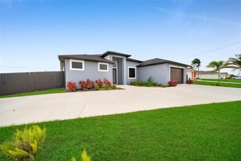 Casa en venta en Cape Coral, Florida, 3 dormitorios, 173.63 m2 № 1382329 - foto 2