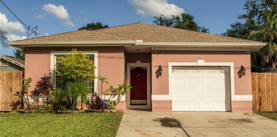 House in Tampa, Florida 4 bedrooms, 154.5 sq.m. № 1426180