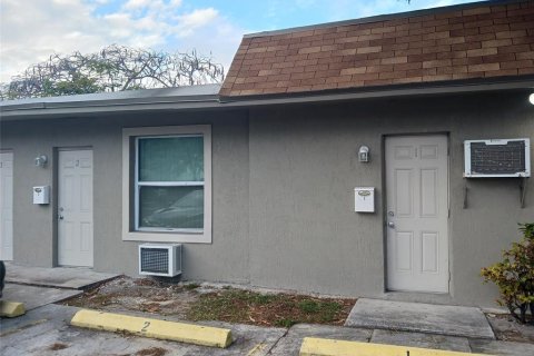 Immobilier commercial à vendre à Dania Beach, Floride № 672686 - photo 1