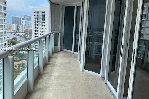 Condominio en venta en Aventura, Florida, 2 dormitorios, 139.82 m2 № 1319221 - foto 16