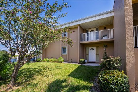 Condo in Punta Gorda, Florida, 2 bedrooms  № 1335080 - photo 8