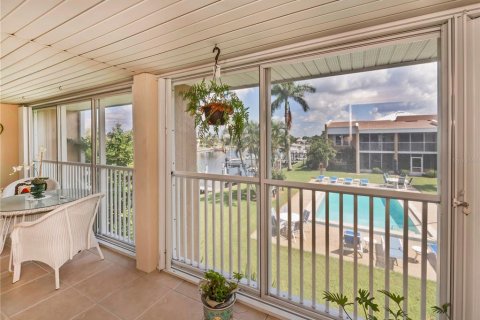 Condo in Punta Gorda, Florida, 2 bedrooms  № 1335080 - photo 18