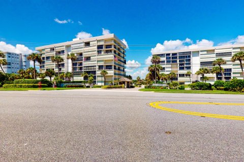 Copropriété à vendre à Hutchinson Island South, Floride: 2 chambres, 116.22 m2 № 1093420 - photo 12