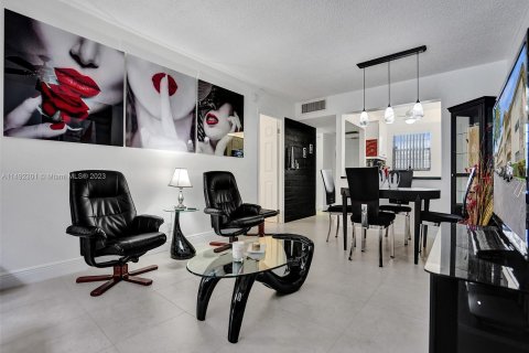 Copropriété à vendre à Lauderdale Lakes, Floride: 1 chambre, 63.55 m2 № 869685 - photo 6