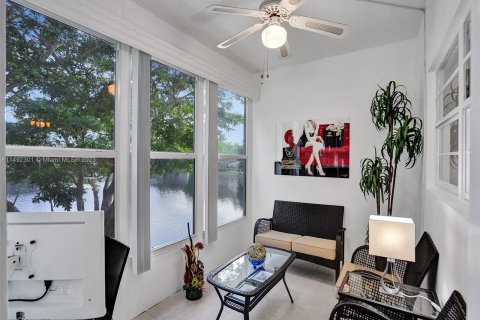 Condominio en venta en Lauderdale Lakes, Florida, 1 dormitorio, 63.55 m2 № 869685 - foto 4