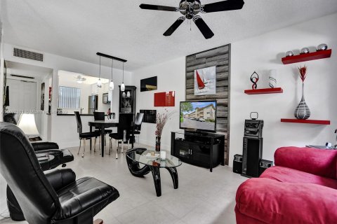 Copropriété à vendre à Lauderdale Lakes, Floride: 1 chambre, 63.55 m2 № 869685 - photo 5