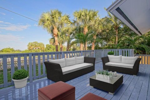 Villa ou maison à vendre à Jensen Beach, Floride: 4 chambres, 145.86 m2 № 579363 - photo 1