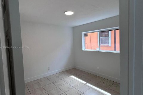 Immobilier commercial à vendre à Miami, Floride: 132.85 m2 № 1325560 - photo 9