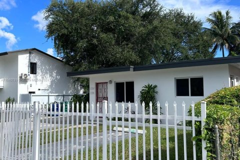 Immobilier commercial à vendre à Miami, Floride: 132.85 m2 № 1325560 - photo 24