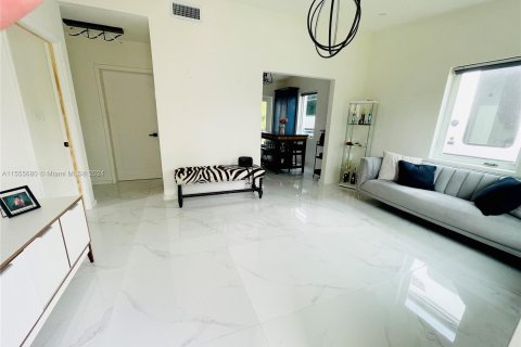 Villa ou maison à vendre à South Miami, Floride: 2 chambres, 66.89 m2 № 1077702 - photo 18