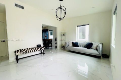 Casa en venta en South Miami, Florida, 2 dormitorios, 66.89 m2 № 1077702 - foto 20