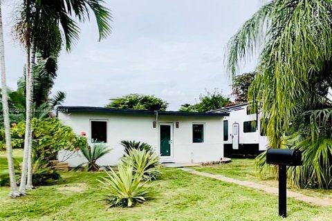 Casa en venta en South Miami, Florida, 2 dormitorios, 66.89 m2 № 1077702 - foto 14