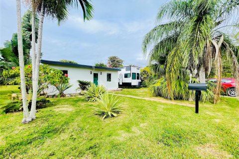 Casa en venta en South Miami, Florida, 2 dormitorios, 66.89 m2 № 1077702 - foto 5