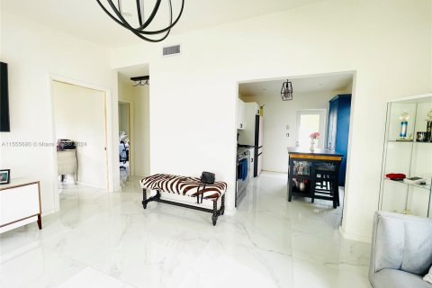 Casa en venta en South Miami, Florida, 2 dormitorios, 66.89 m2 № 1077702 - foto 26