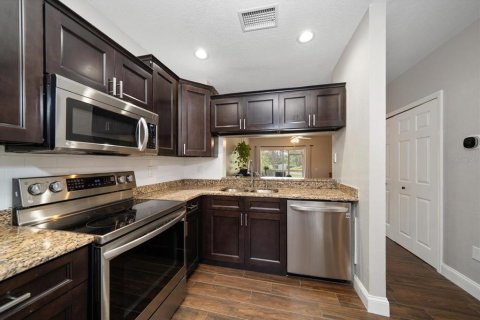 Adosado en venta en Wesley Chapel, Florida, 2 dormitorios, 110 m2 № 1384870 - foto 4