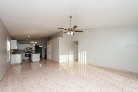 House in Kissimmee, Florida 4 bedrooms, 177.44 sq.m. № 1384698 - photo 8