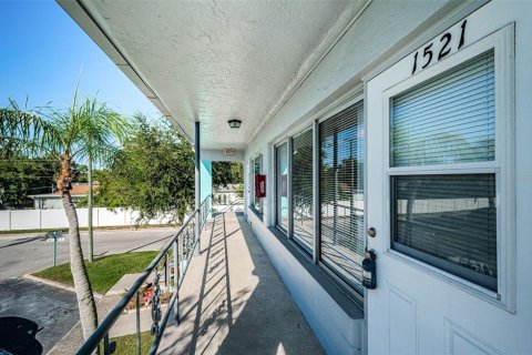 Condo in Kenneth City, Florida, 1 bedroom  № 1384721 - photo 9